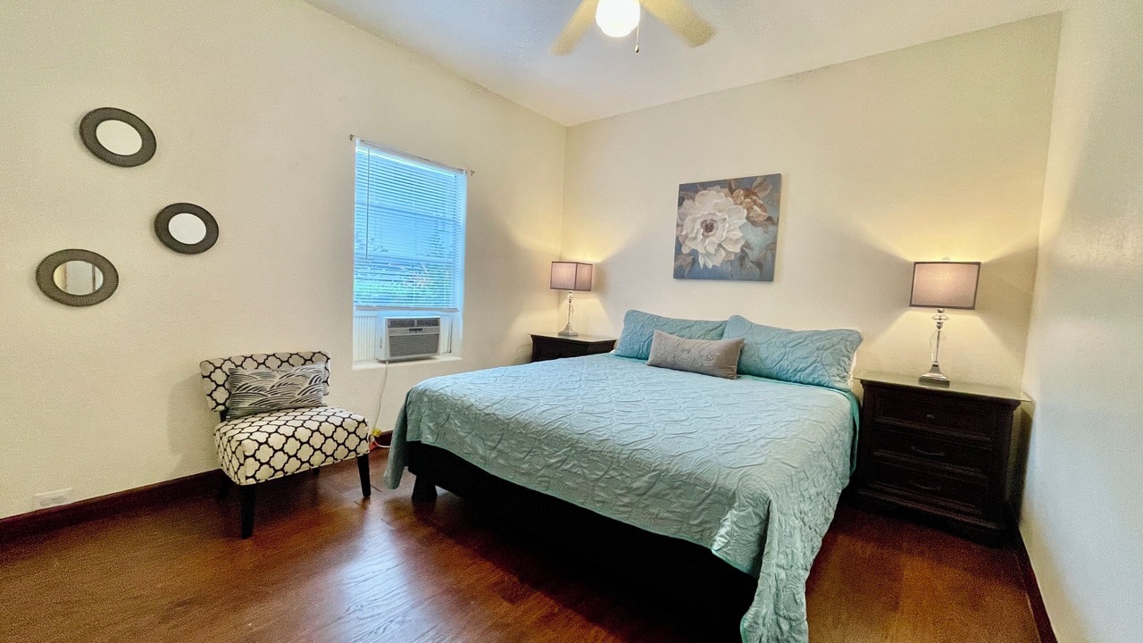 Photo of Bedroom in Kahaluu Bay