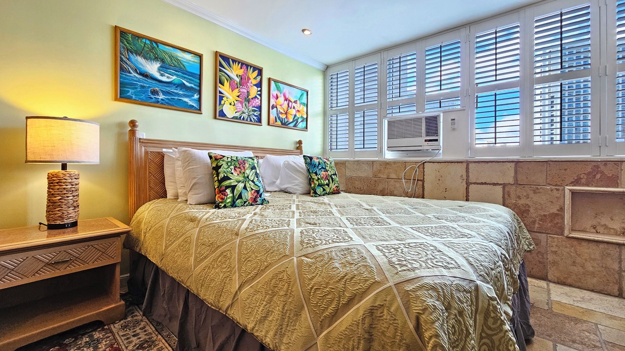 Photo of Bedroom in Waikiki
