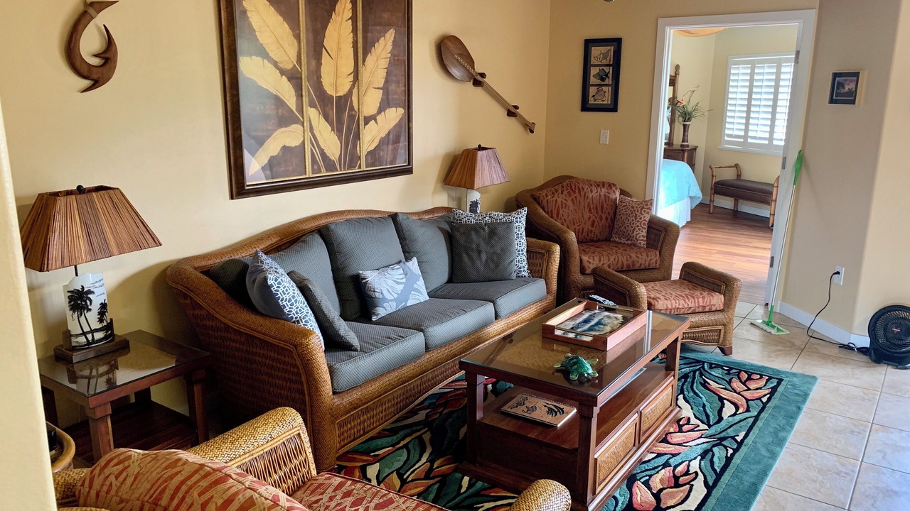 Photo of Livingroom in Kahaluu Bay