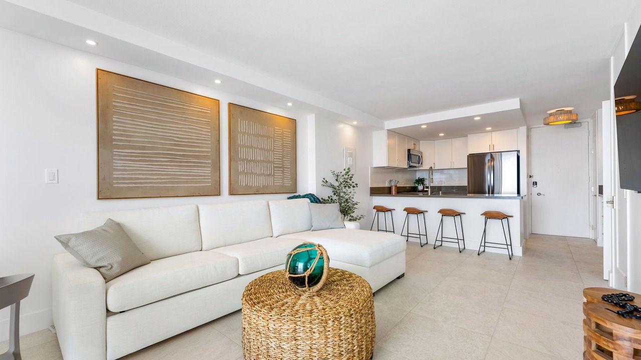 Photo of Livingroom in Waikiki