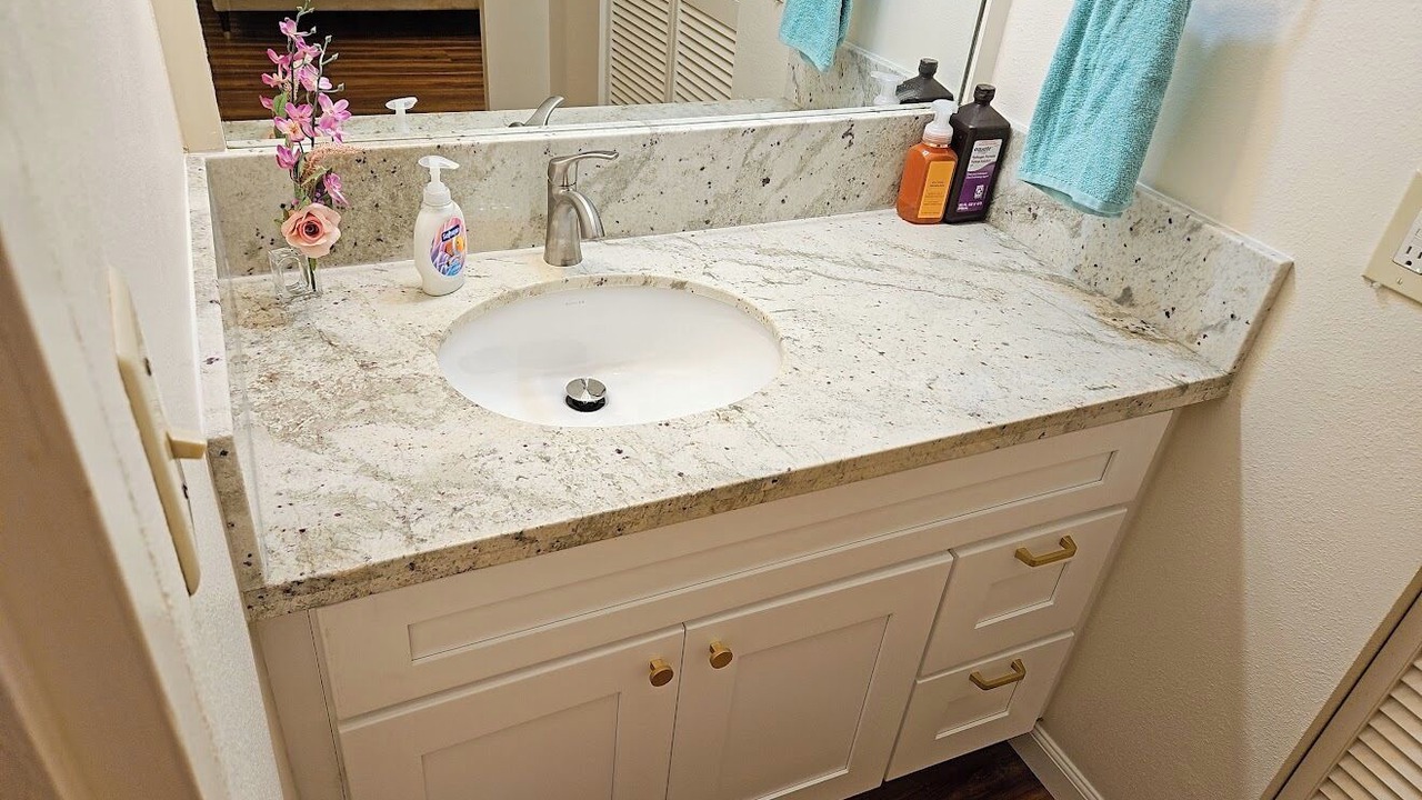 Photo of Bathroom in Hilo