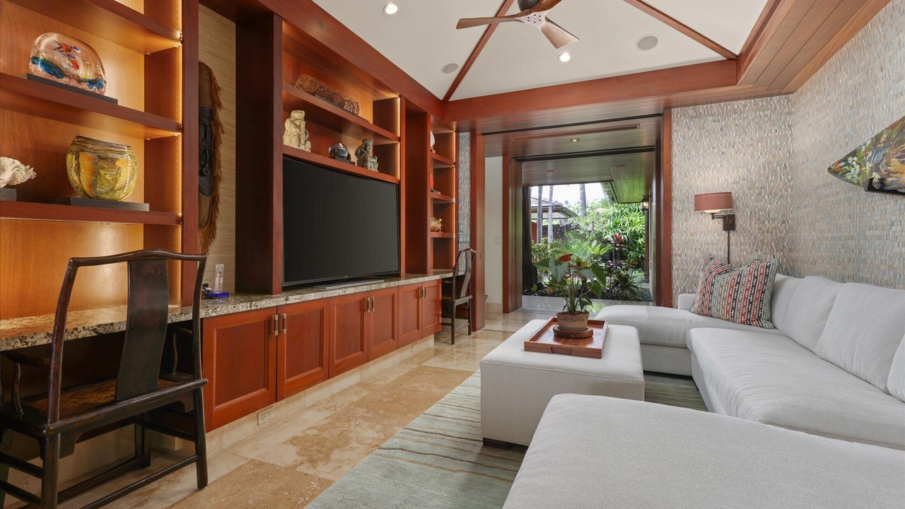 Photo of Livingroom in Kaupulehu