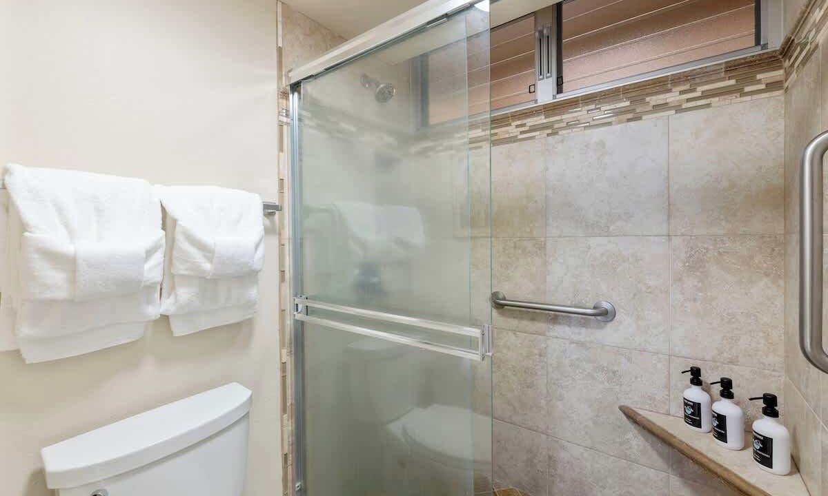 Photo of Bathroom in Kahana