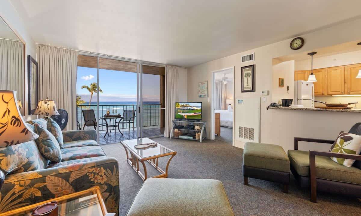 Photo of Livingroom in Kahana