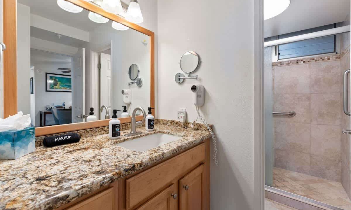 Photo of Bathroom in Kahana