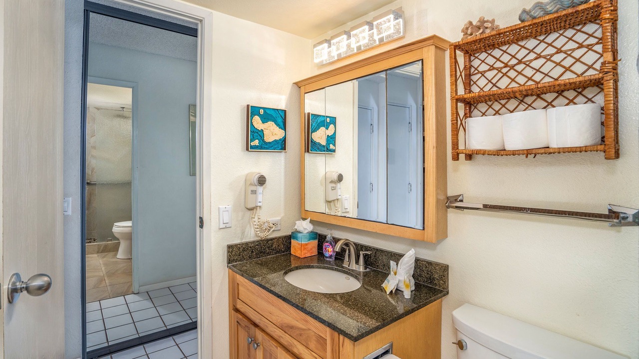Photo of Bathroom in Maalaea