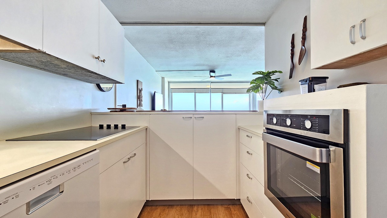 Photo of Kitchen in Diamond Head - Kapahulu - St. Louis
