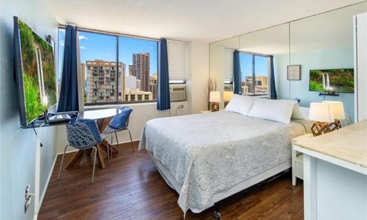 Photo of Bedroom in Waikiki