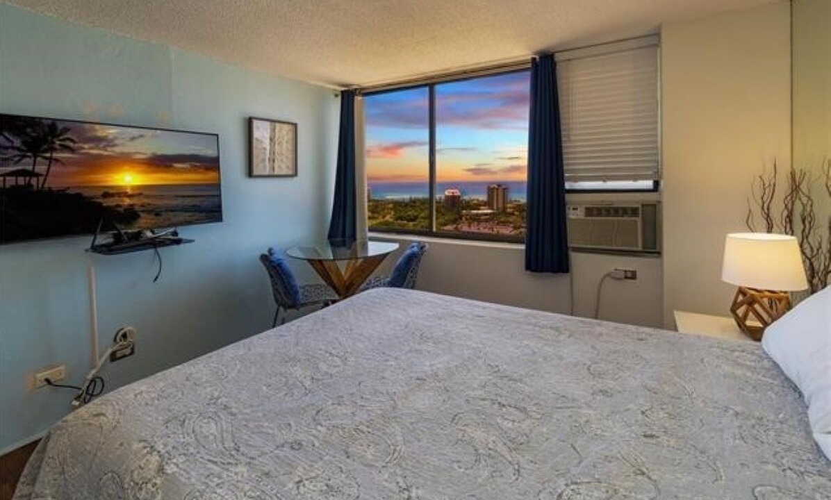 Photo of Bedroom in Waikiki