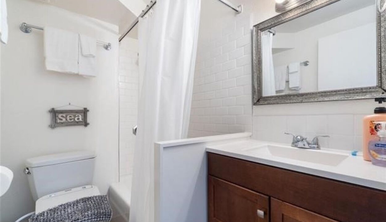 Photo of Bathroom in Waikiki