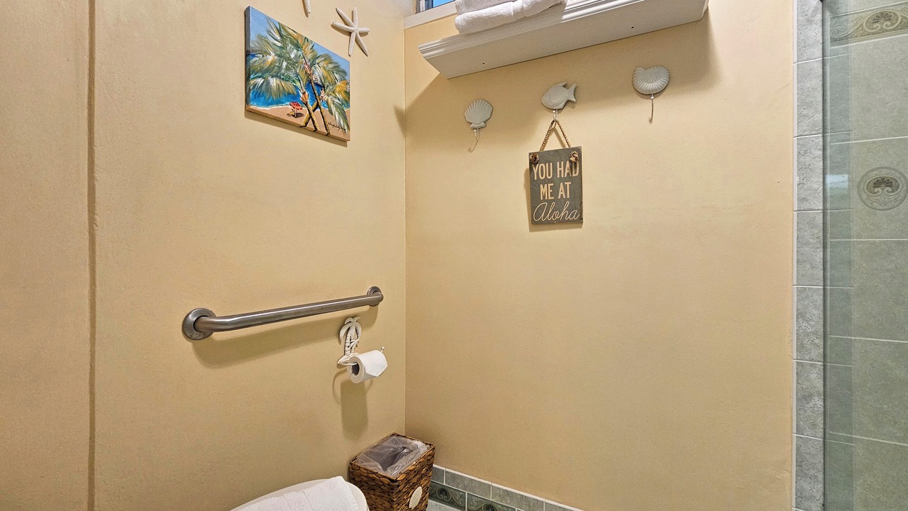 Photo of Bathroom in Diamond Head - Kapahulu - St. Louis