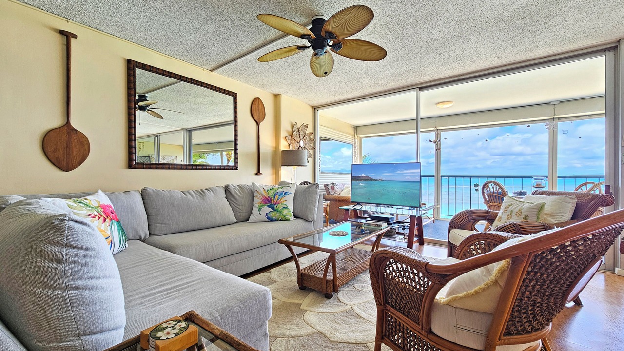 Photo of Livingroom in Diamond Head - Kapahulu - St. Louis