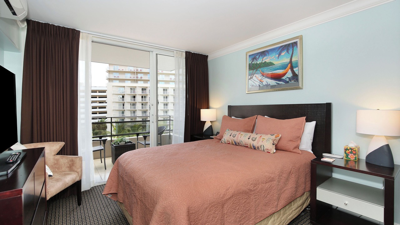 Photo of Bedroom in Waikiki