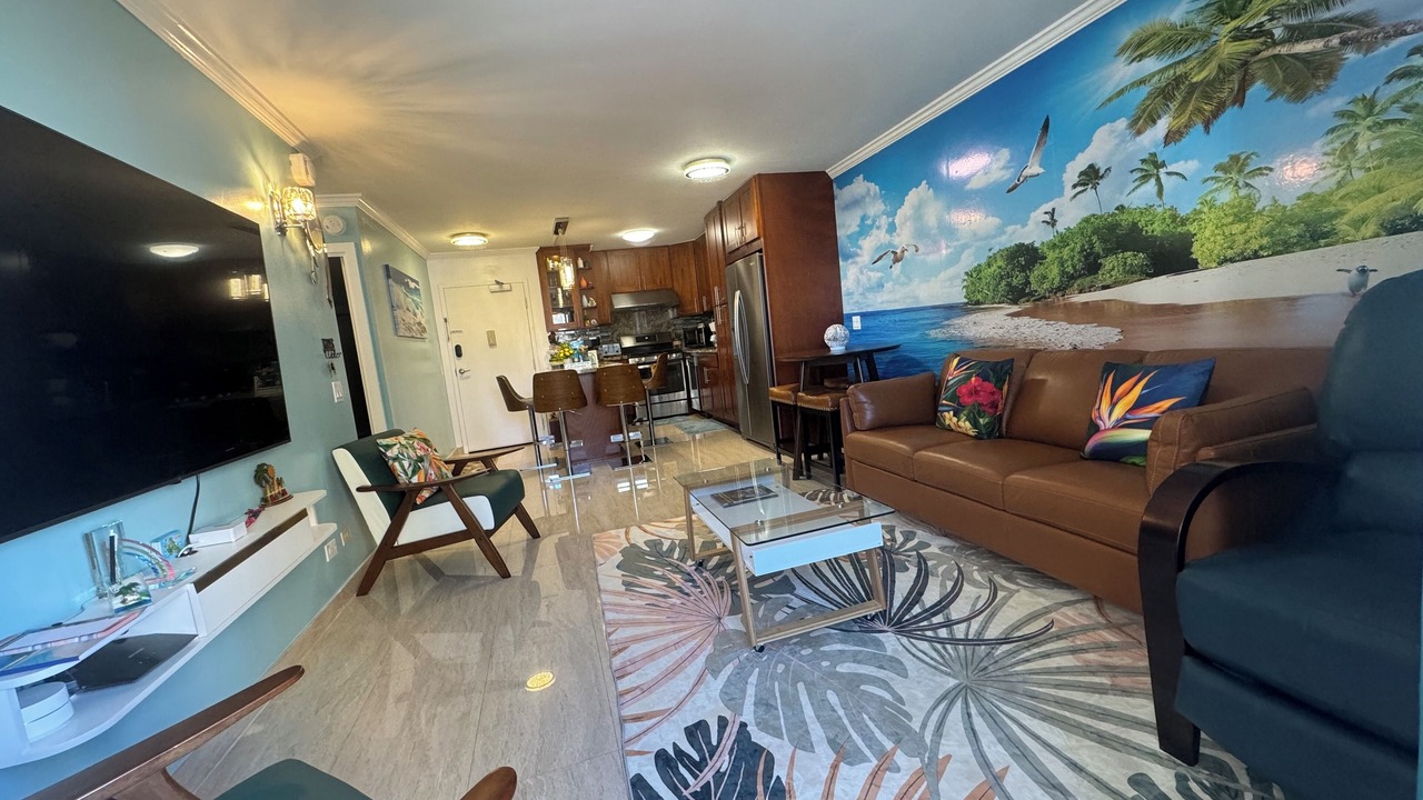 Photo of Livingroom in Waikiki