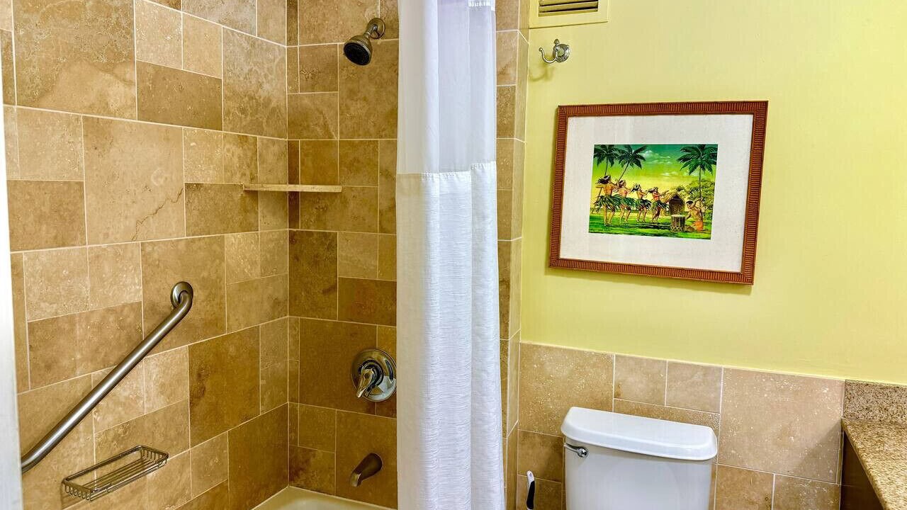 Photo of Bathroom in Hanamaulu