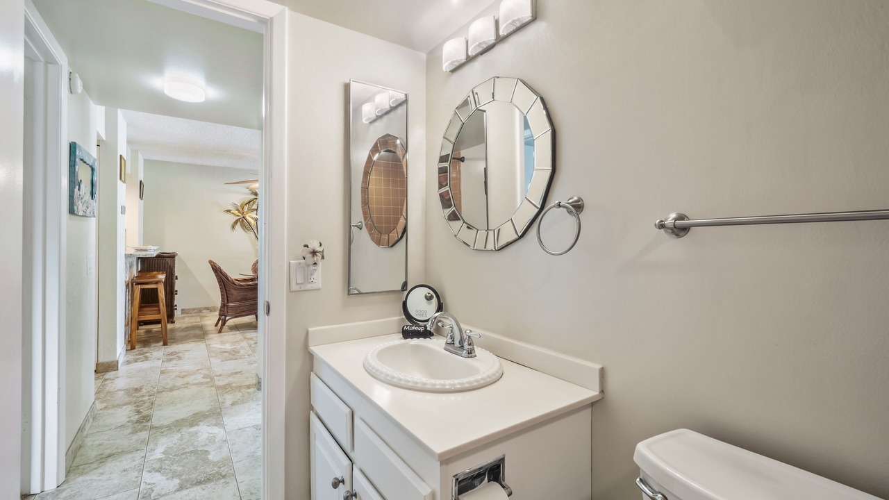 Photo of Bathroom in Kahaluu Bay