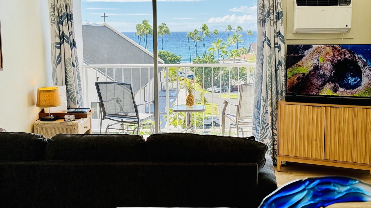 Photo of Livingroom in Historic Kailua Village
