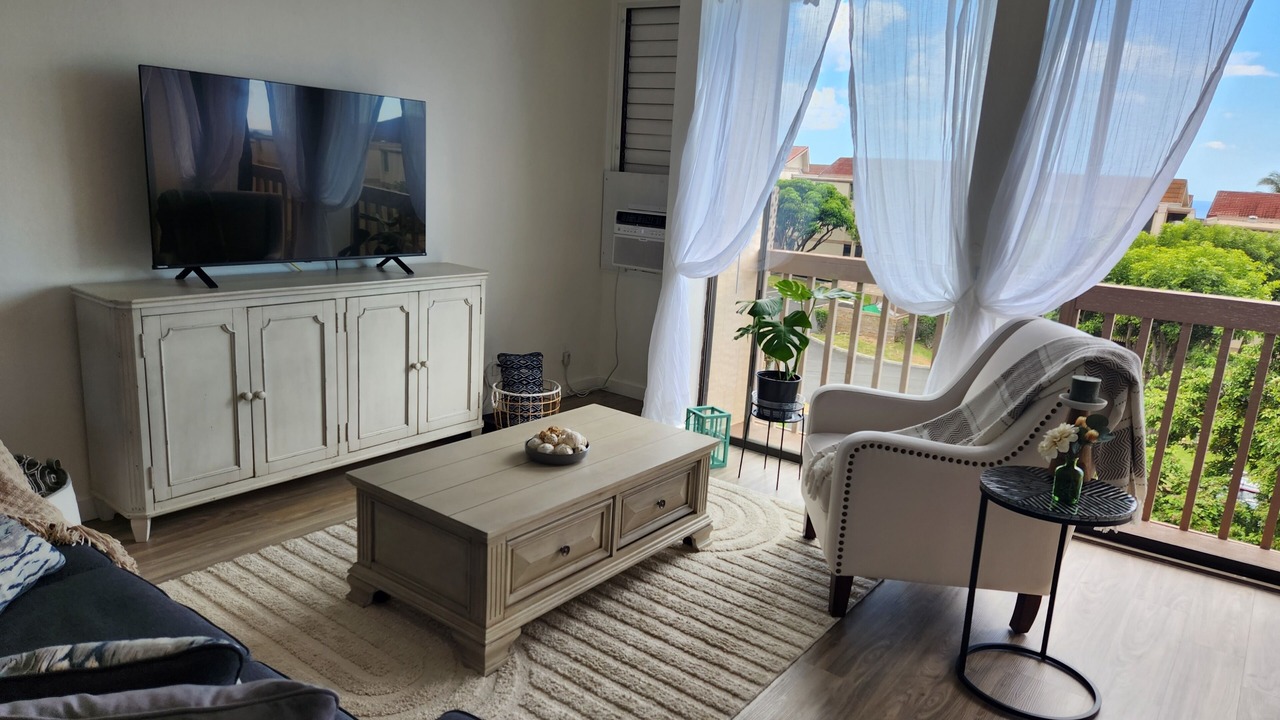 Photo of Livingroom in Makaha Valley