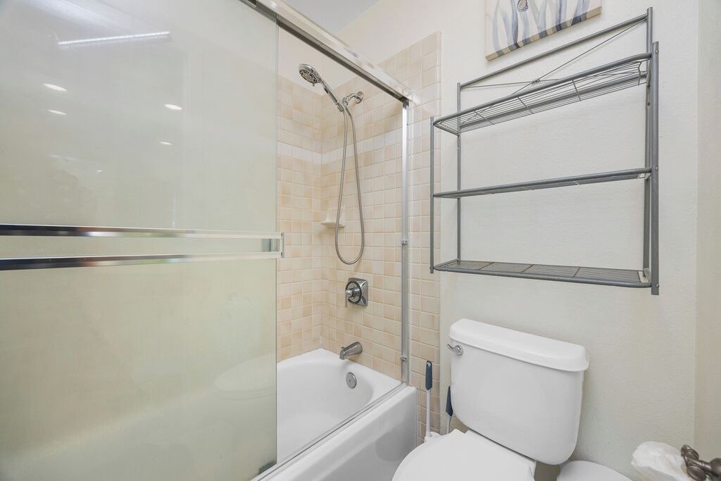 Photo of Bathroom in Kapolei
