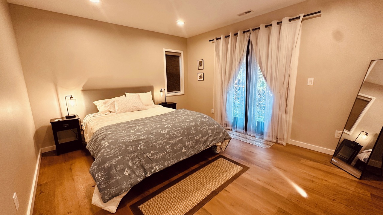 Photo of Bedroom in Paradise Estates