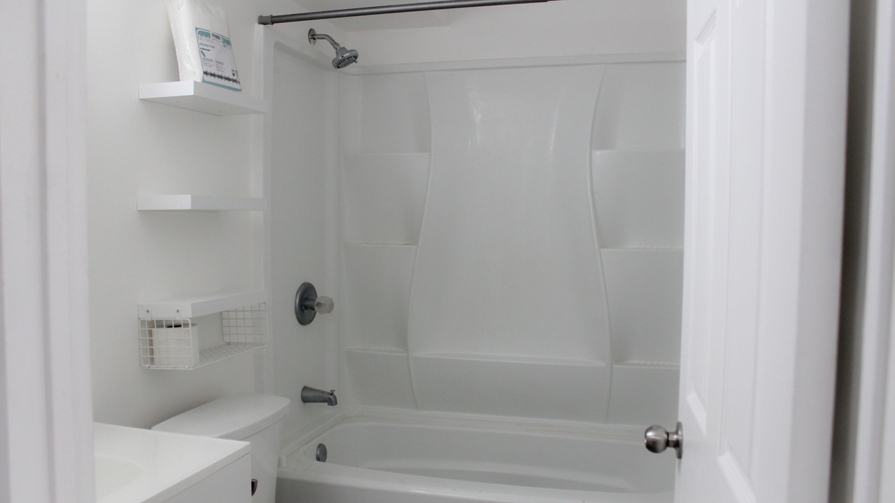 Photo of Bathroom in McCully - Moiliili