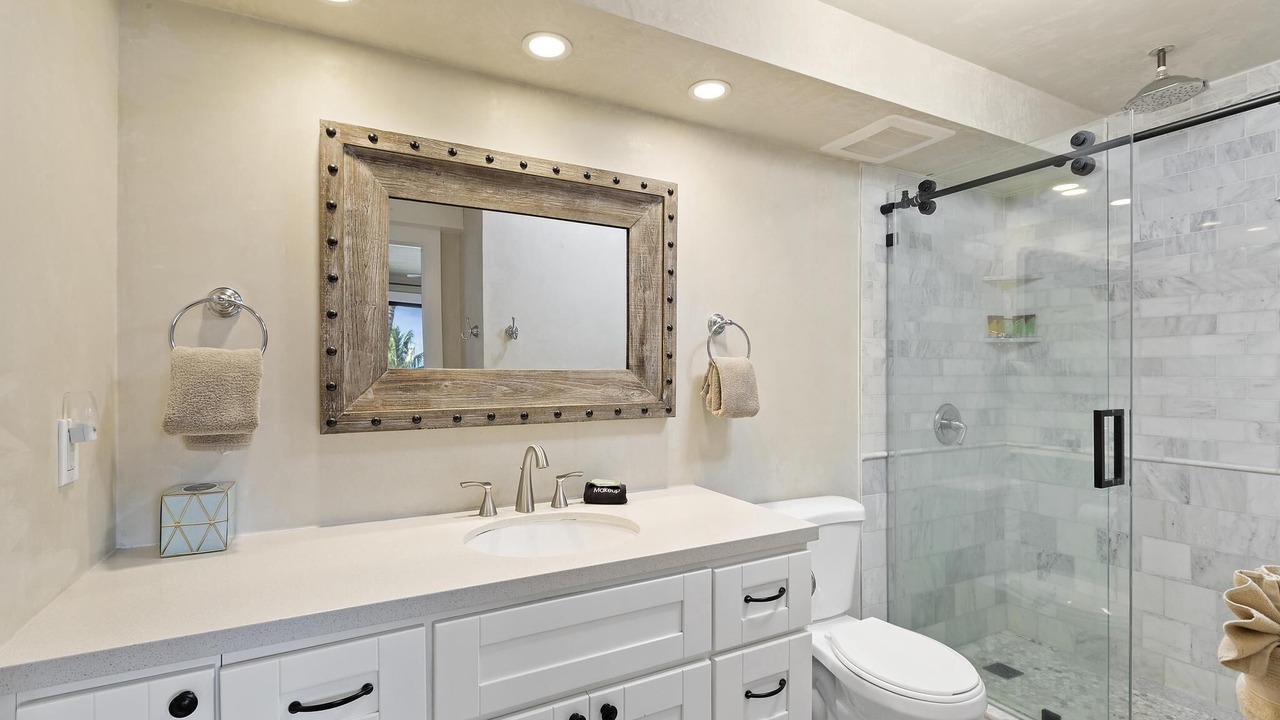 Photo of Bathroom in Maalaea