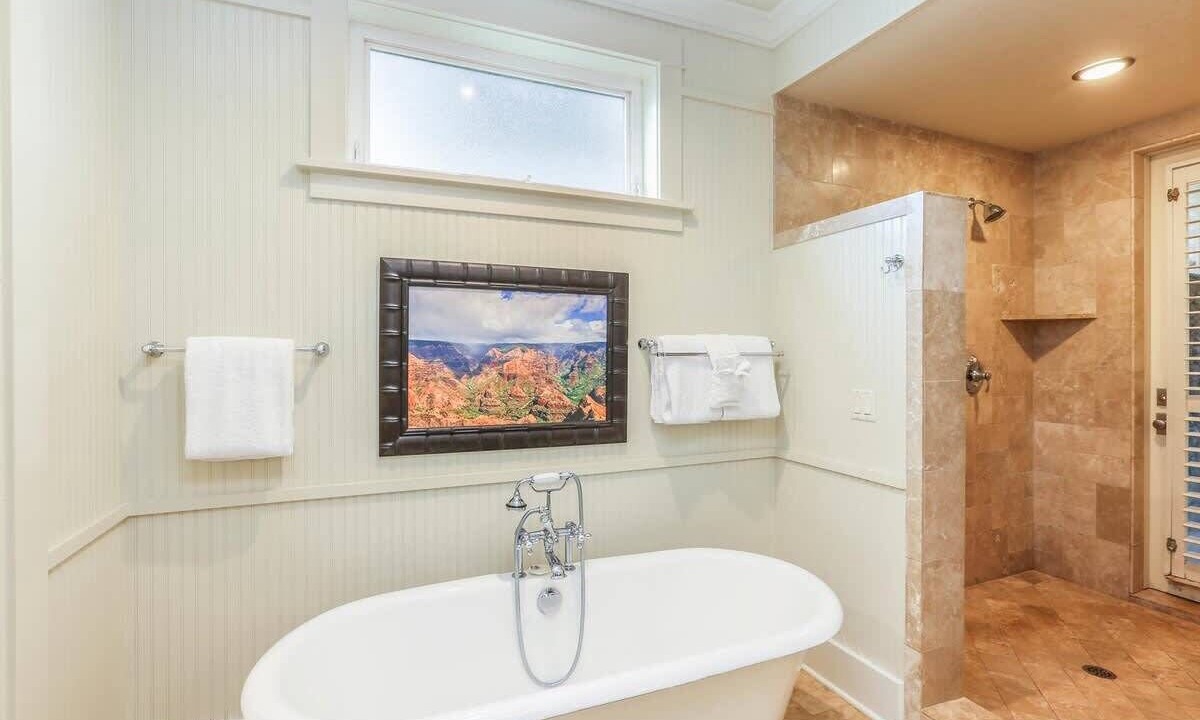 Photo of Bathroom in Poipu