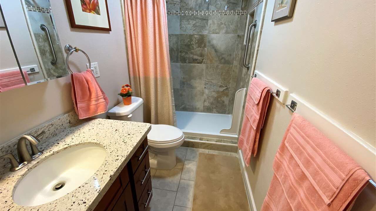 Photo of Bathroom in Ualapue