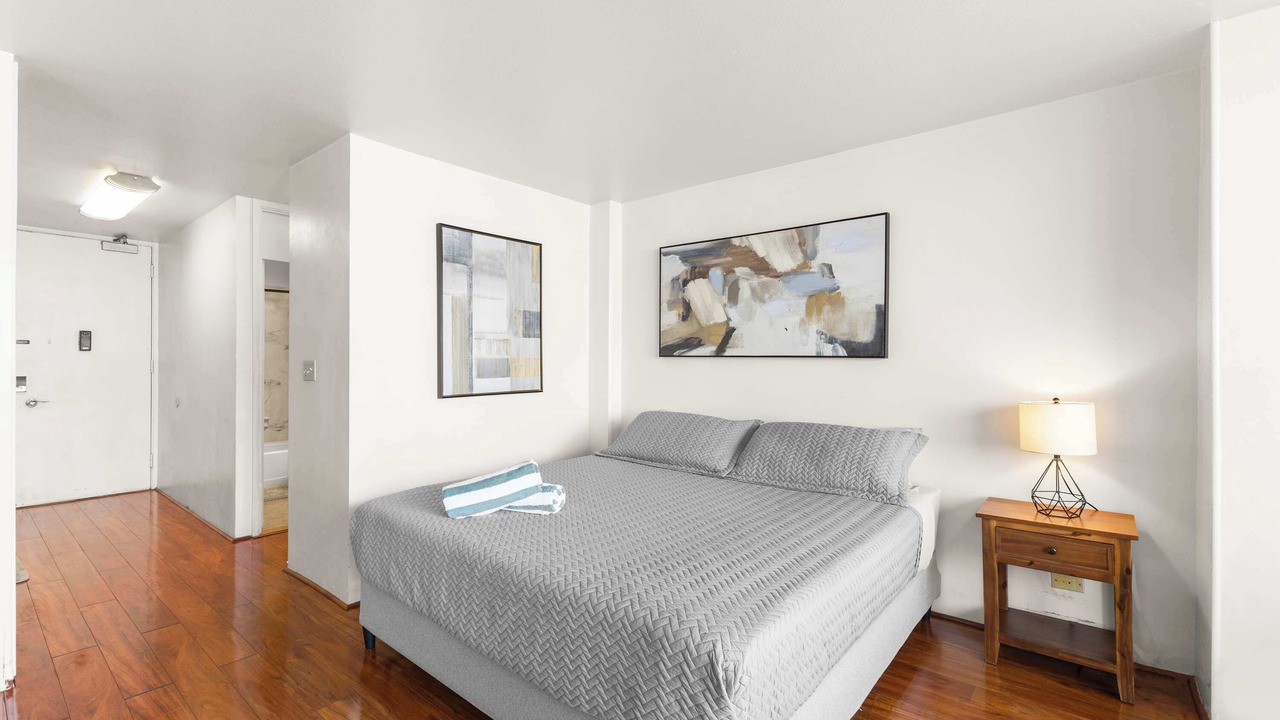 Photo of Bedroom in Waikiki