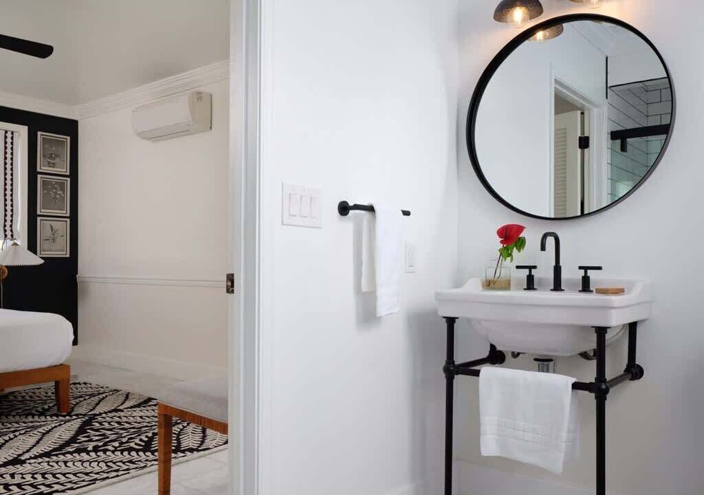 Photo of Bathroom in Wailuku