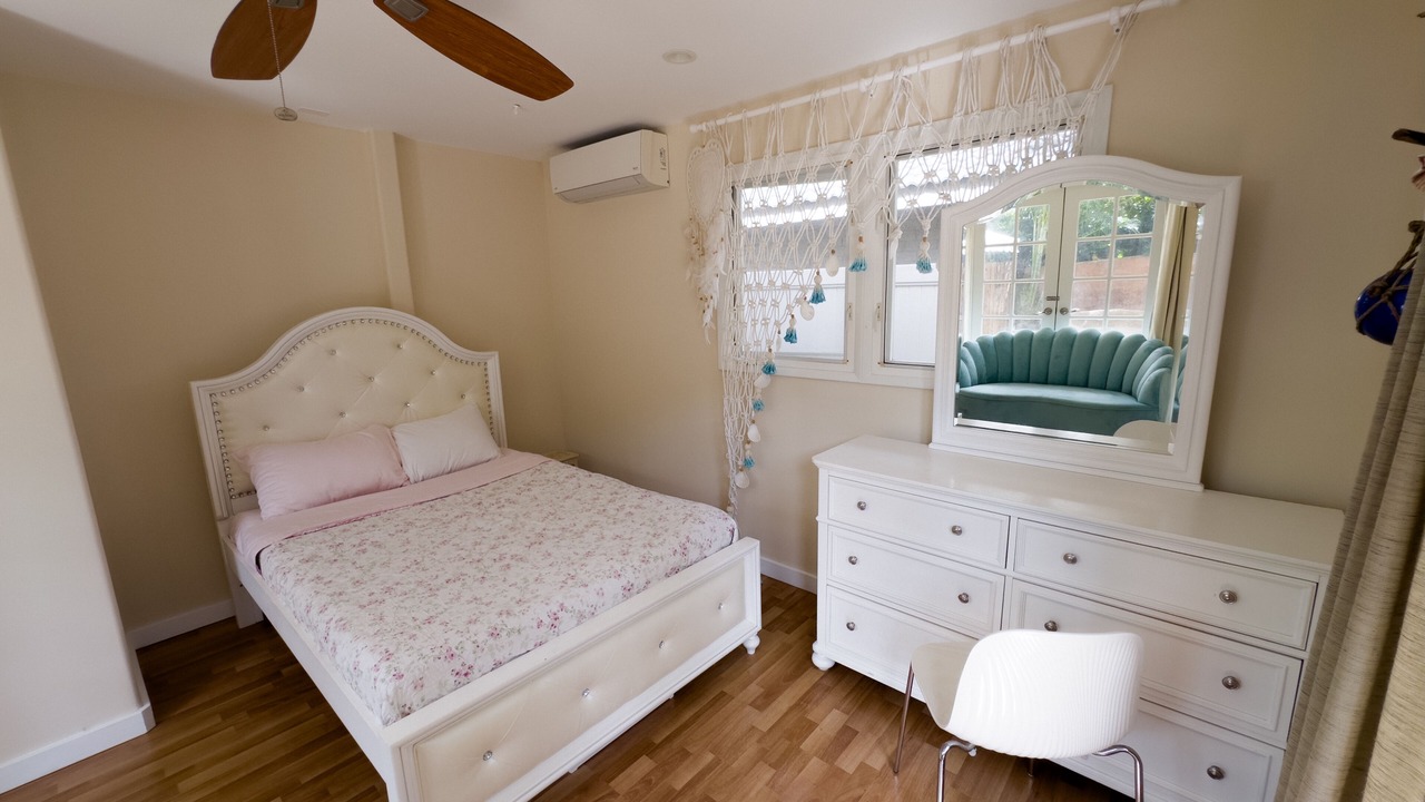 Photo of Bedroom in Diamond Head - Kapahulu - St. Louis