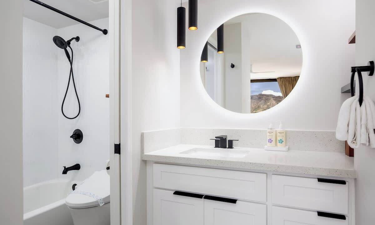 Photo of Bathroom in Waikiki