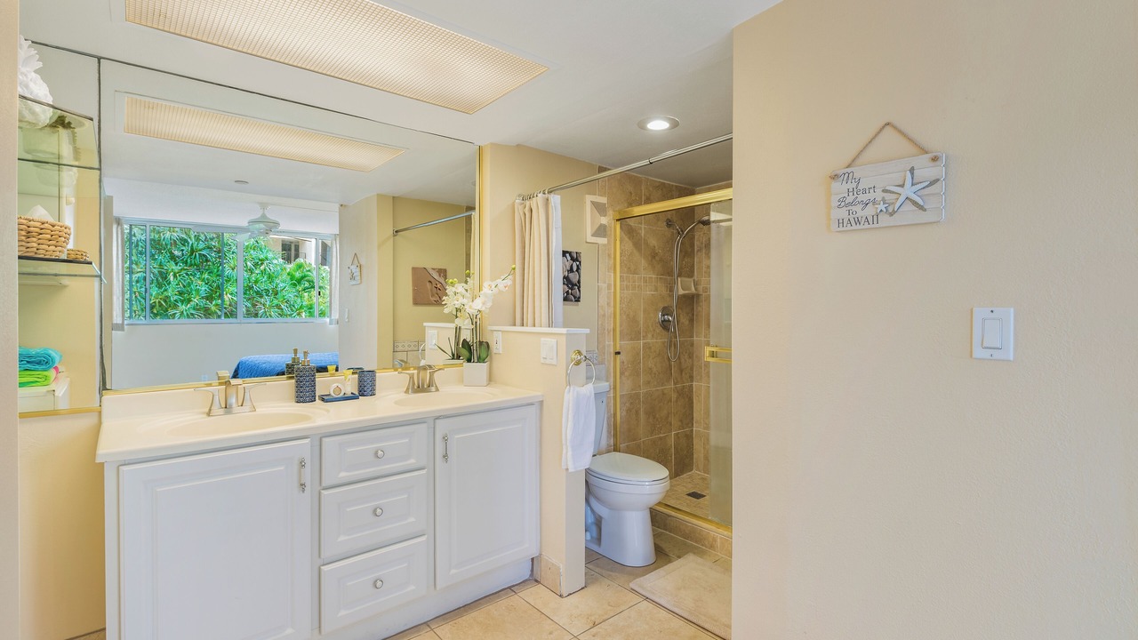 Photo of Bathroom in Kahana