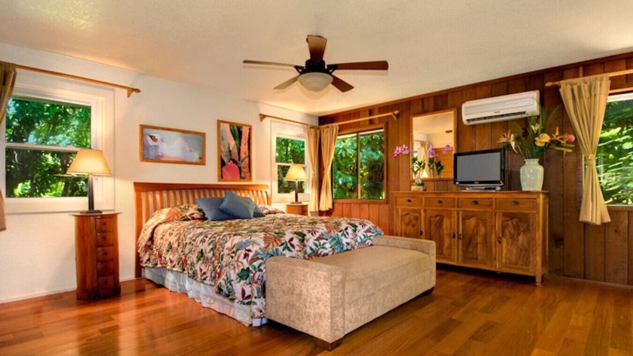 Photo of Bedroom in Poipu