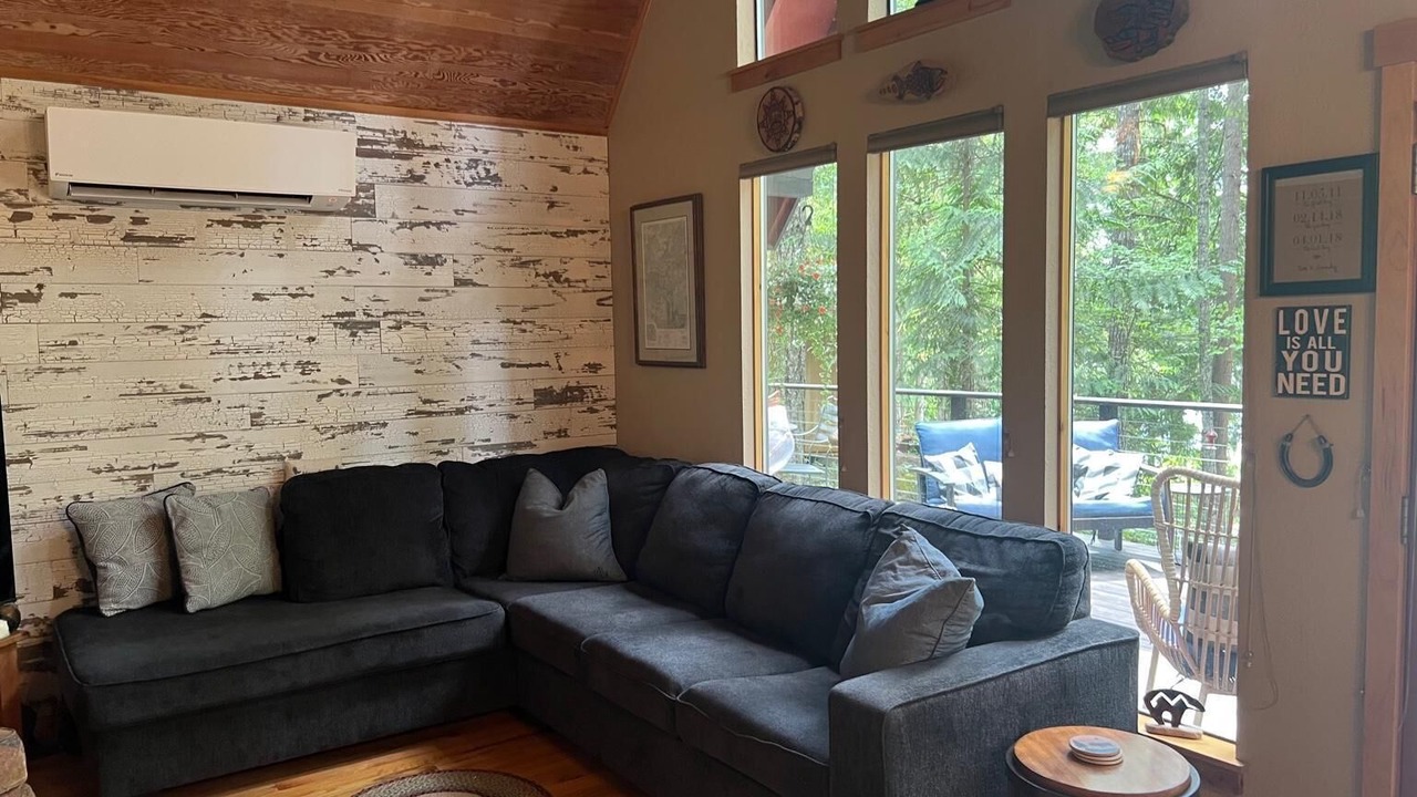 Photo of Livingroom in Hoodsport