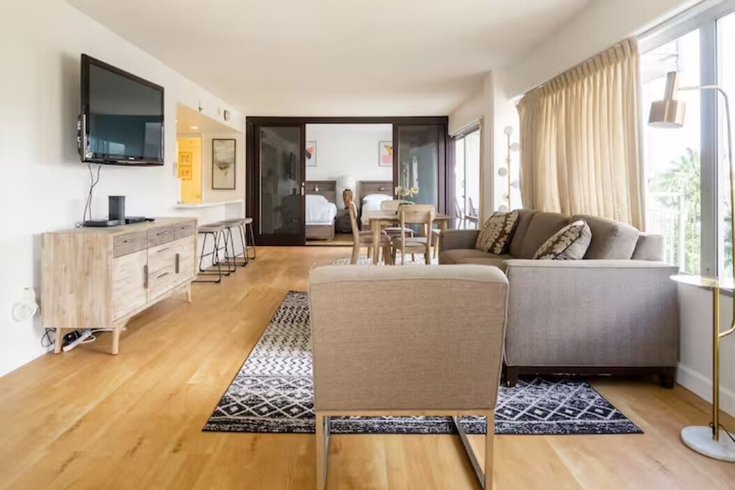 Photo of Livingroom in Waikiki