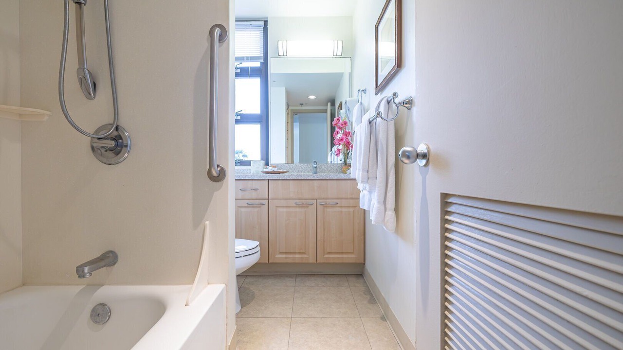 Photo of Bathroom in Waikiki
