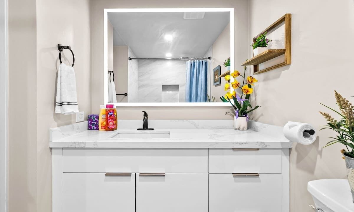 Photo of Bathroom in Ala Moana