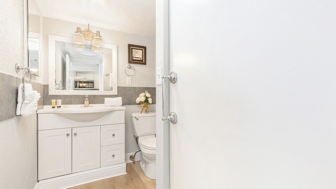 Photo of Bathroom in Waikiki
