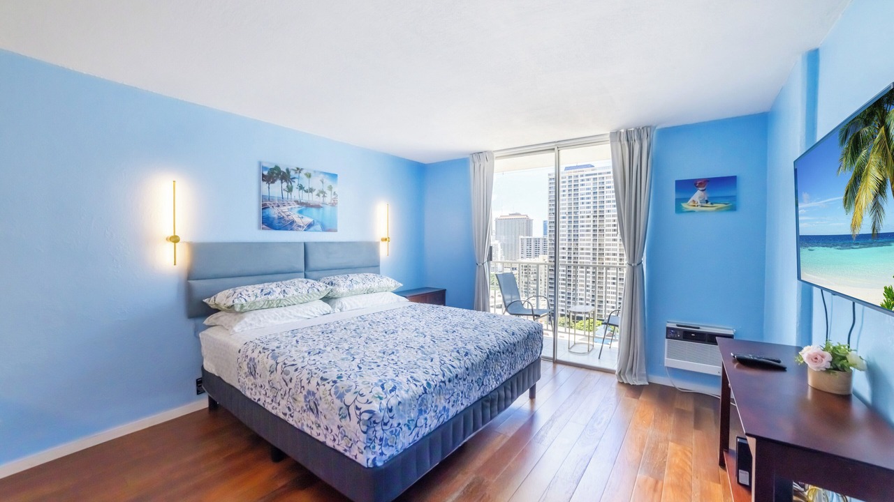 Photo of Bedroom in Waikiki