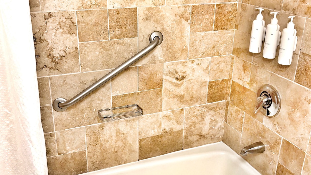 Photo of Bathroom in Hanamaulu