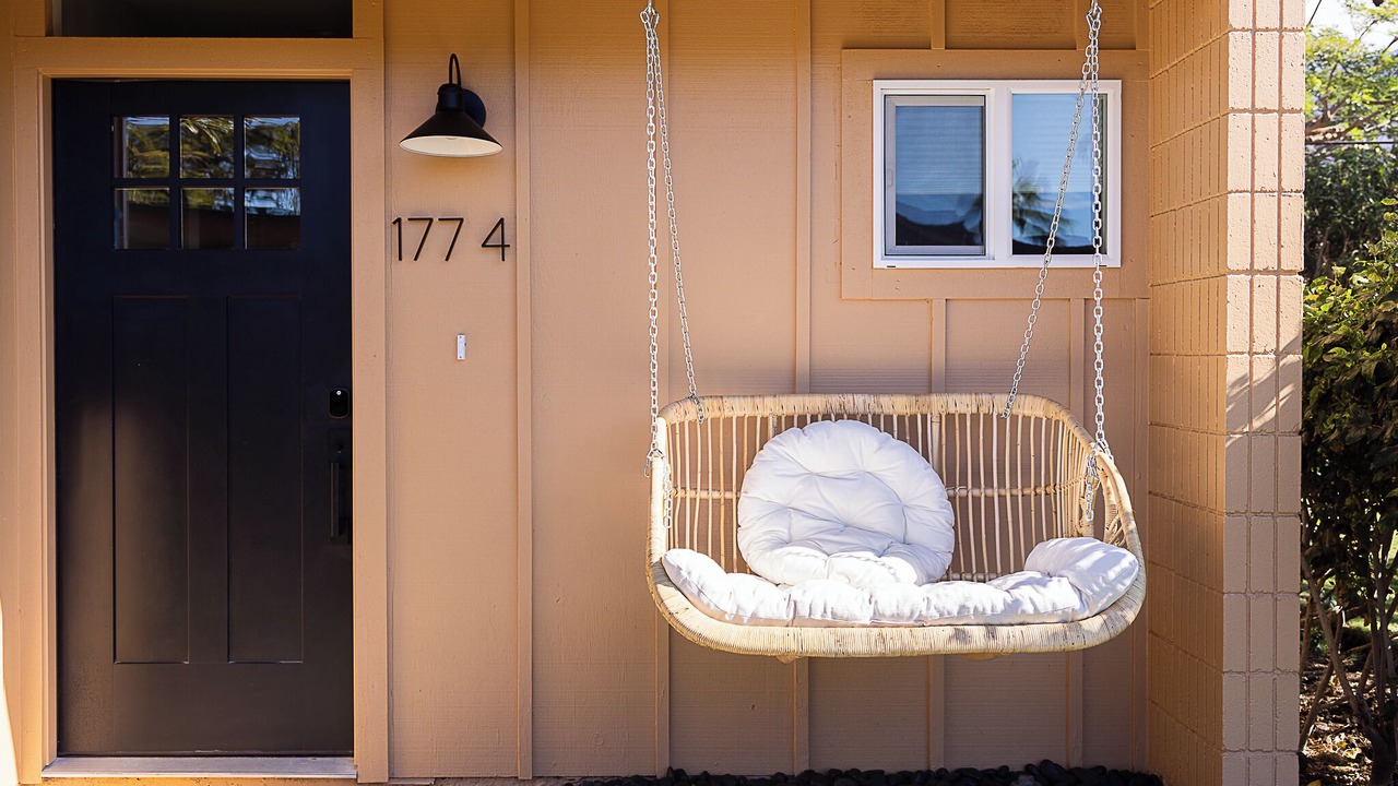 Photo of Patio Balcony in Downtown Lahaina