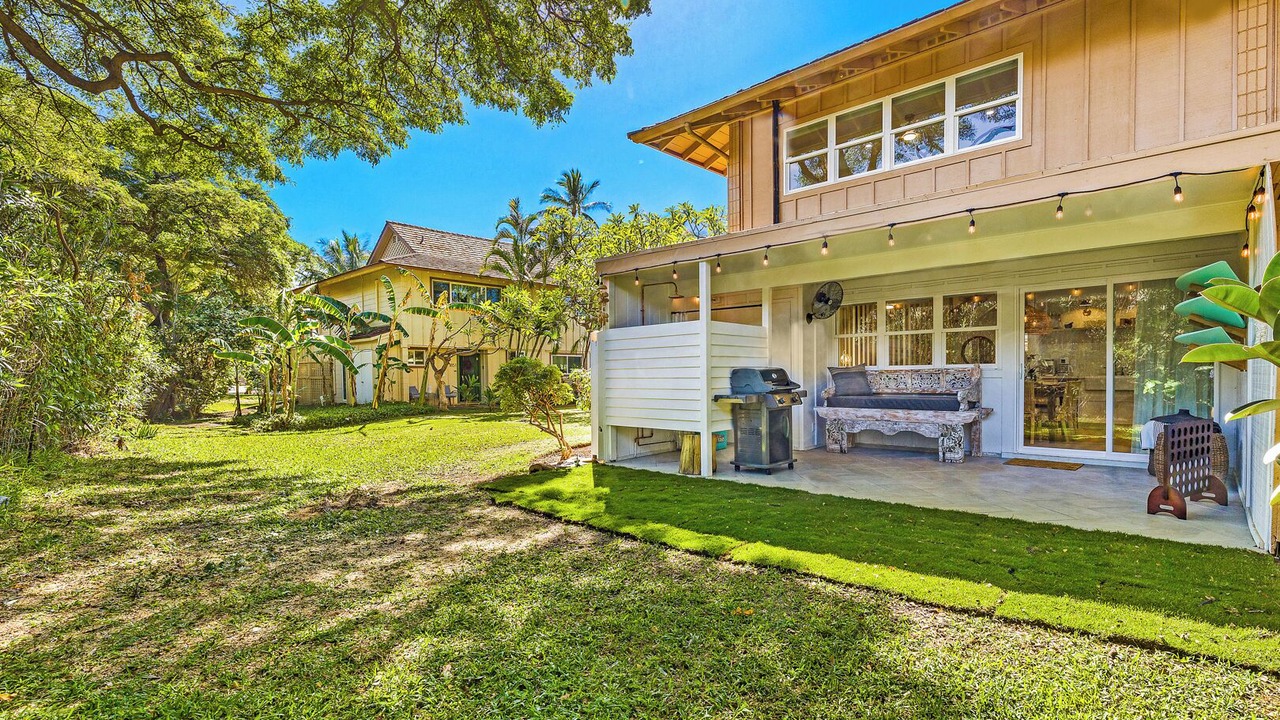 Photo of Patio Balcony in Downtown Lahaina