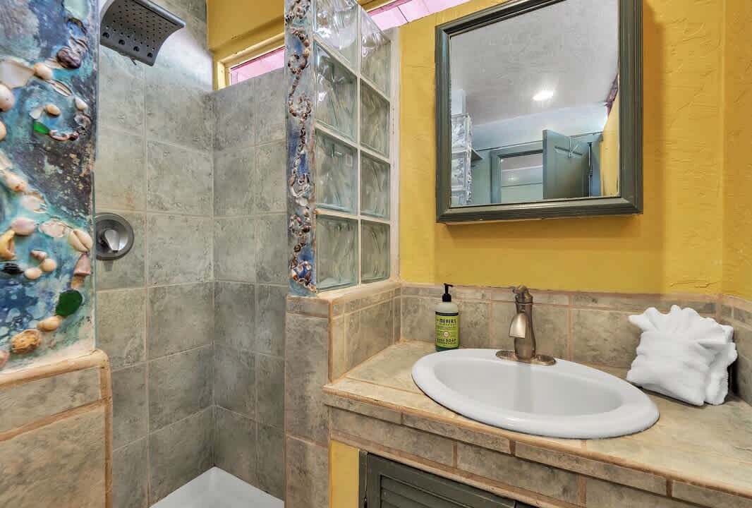 Photo of Bathroom in Kahaluu Bay