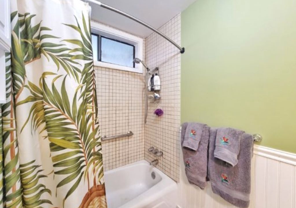 Photo of Bathroom in Kona Gardens Estates