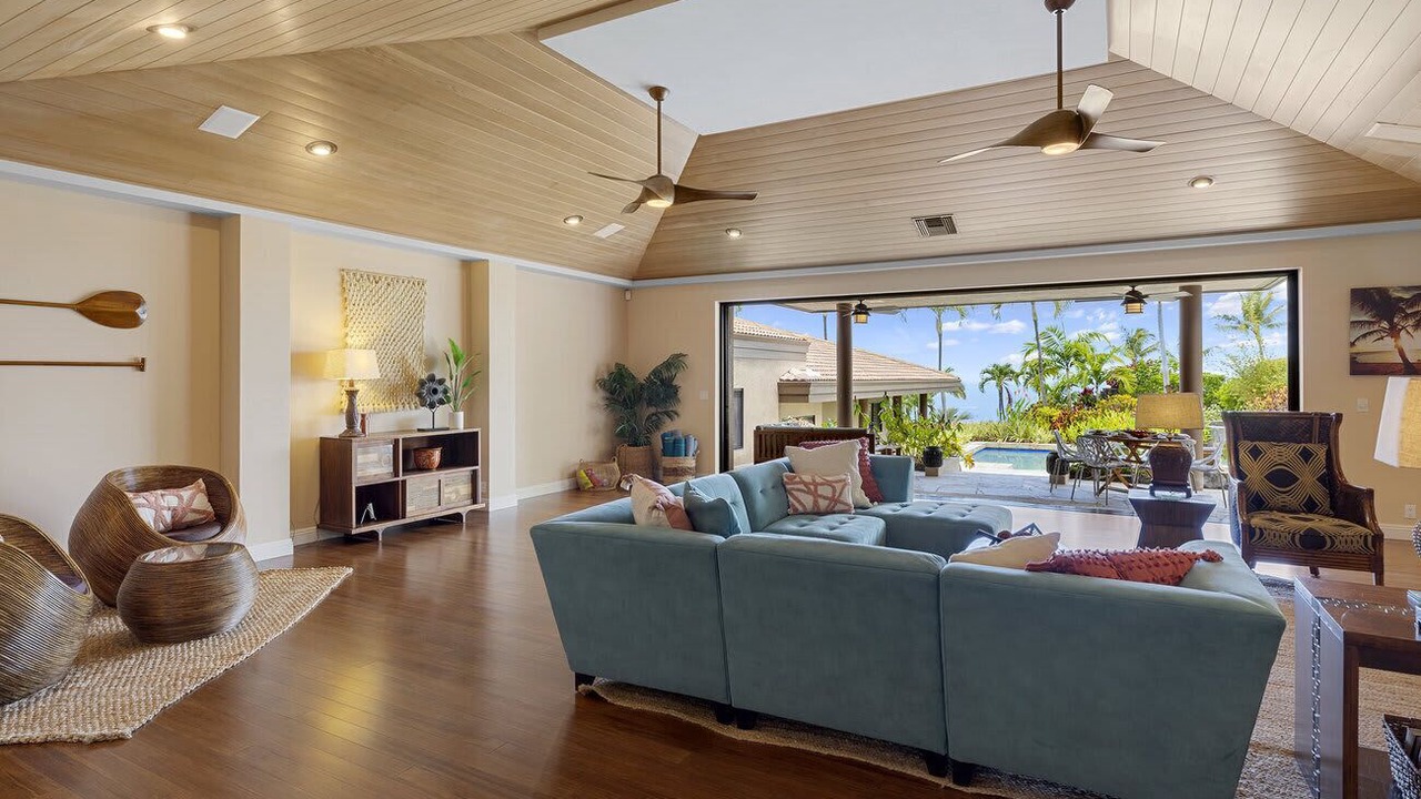 Photo of Bedroom in Kahaluu-Keauhou