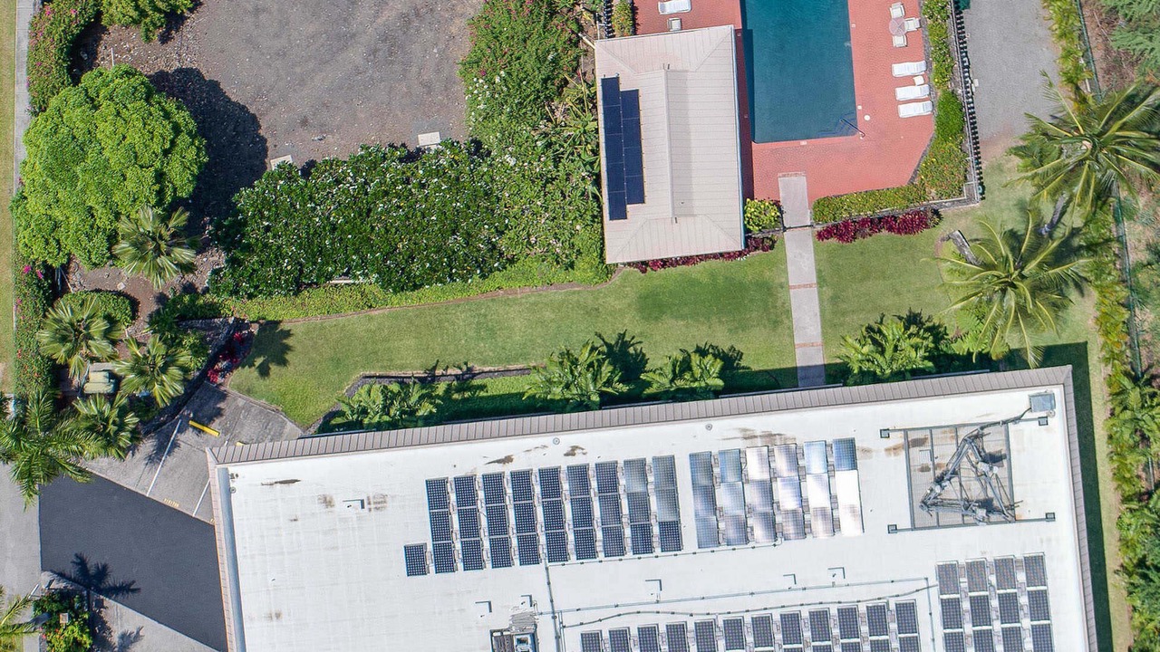 Photo of Others in Kahaluu Bay