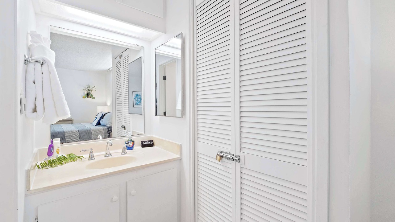 Photo of Bathroom in Historic Kailua Village