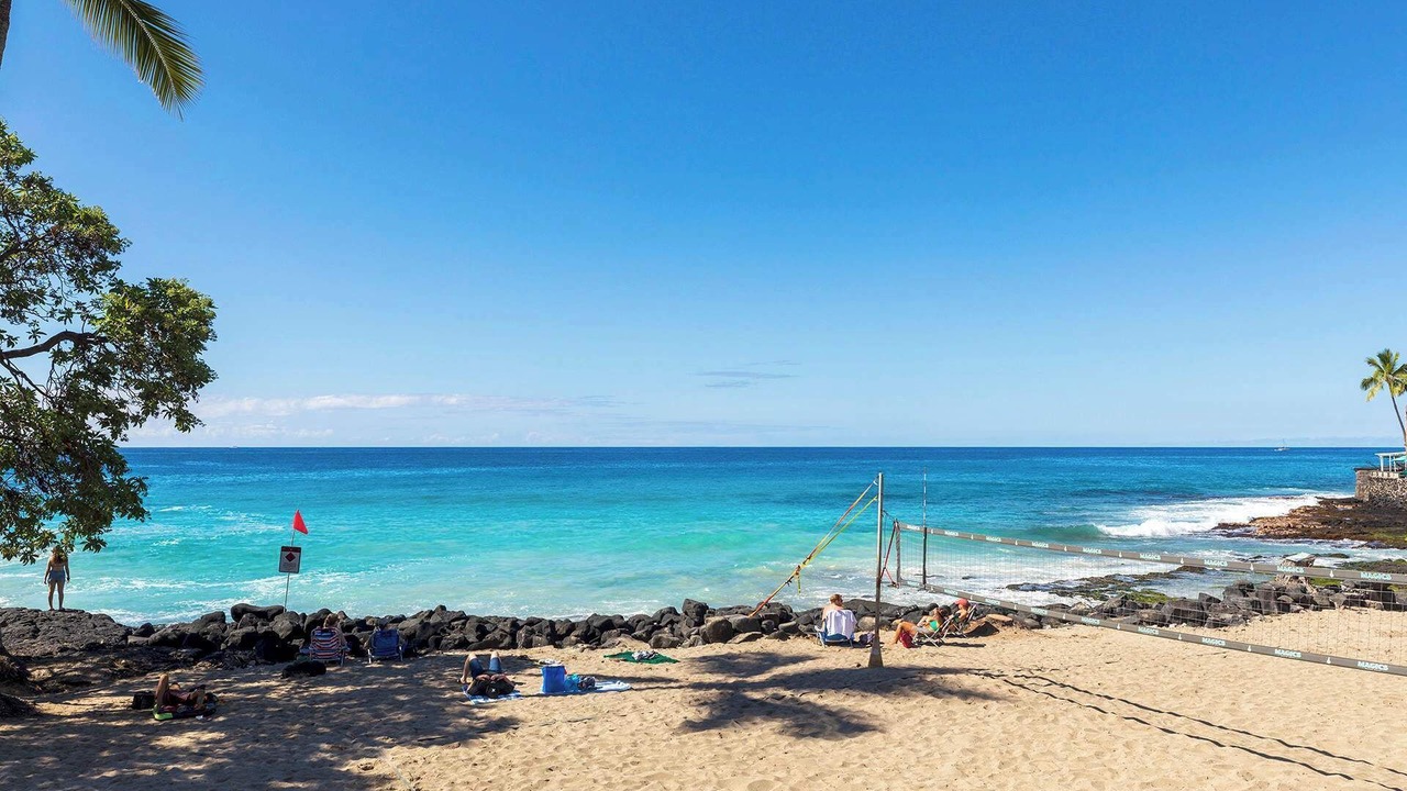 Photo of Others in Kahaluu Bay