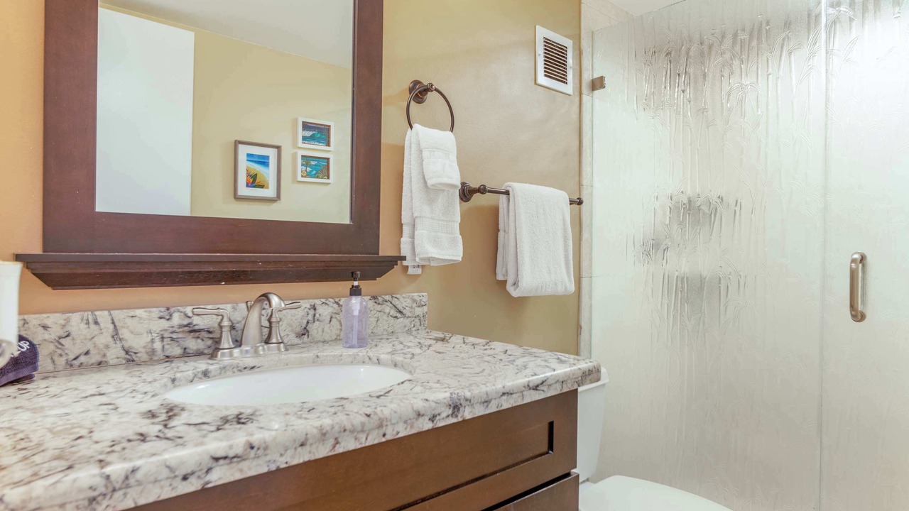 Photo of Bathroom in Kahaluu Bay